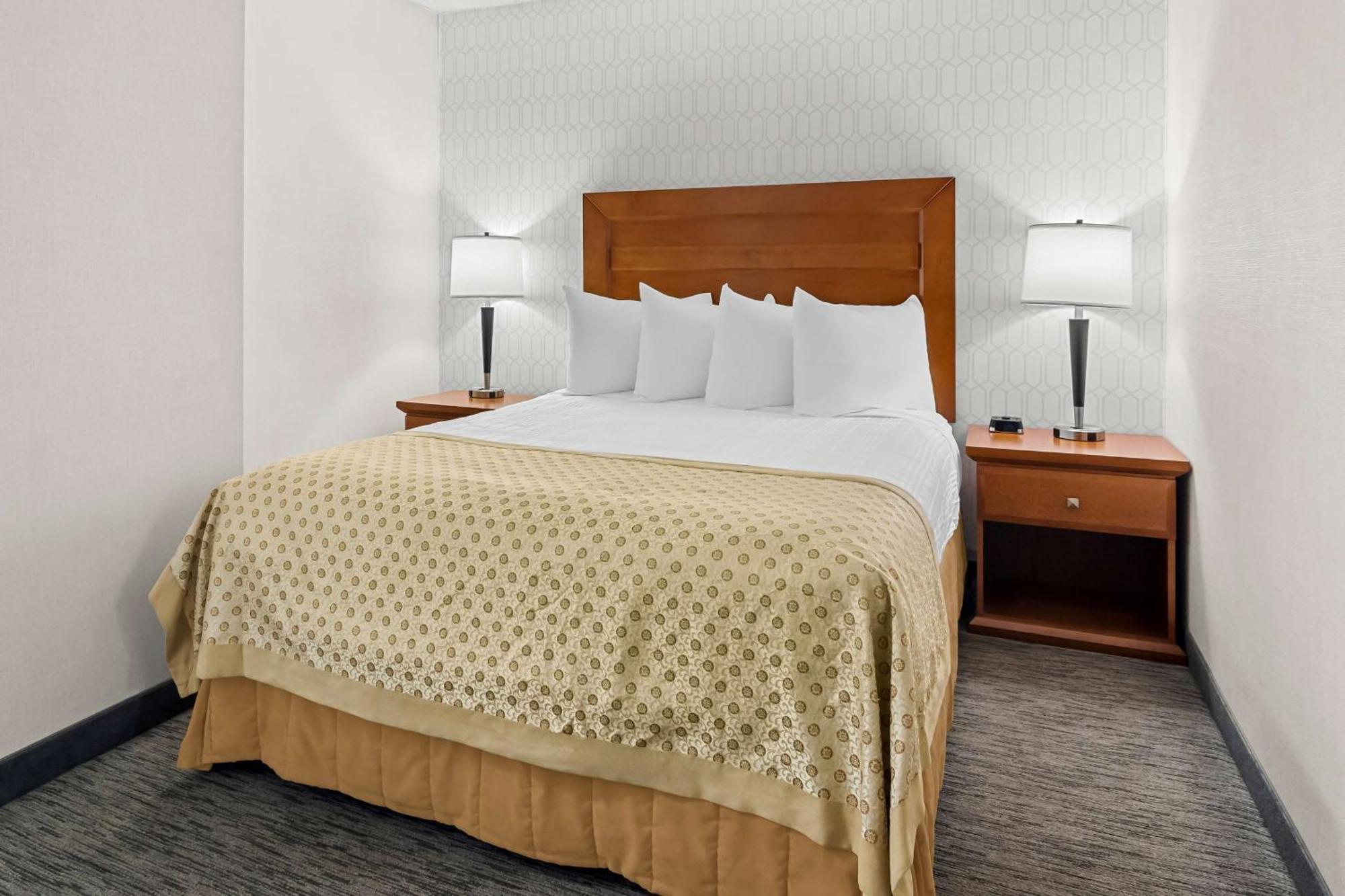 Best Western Plus Langley Inn Exterior foto
