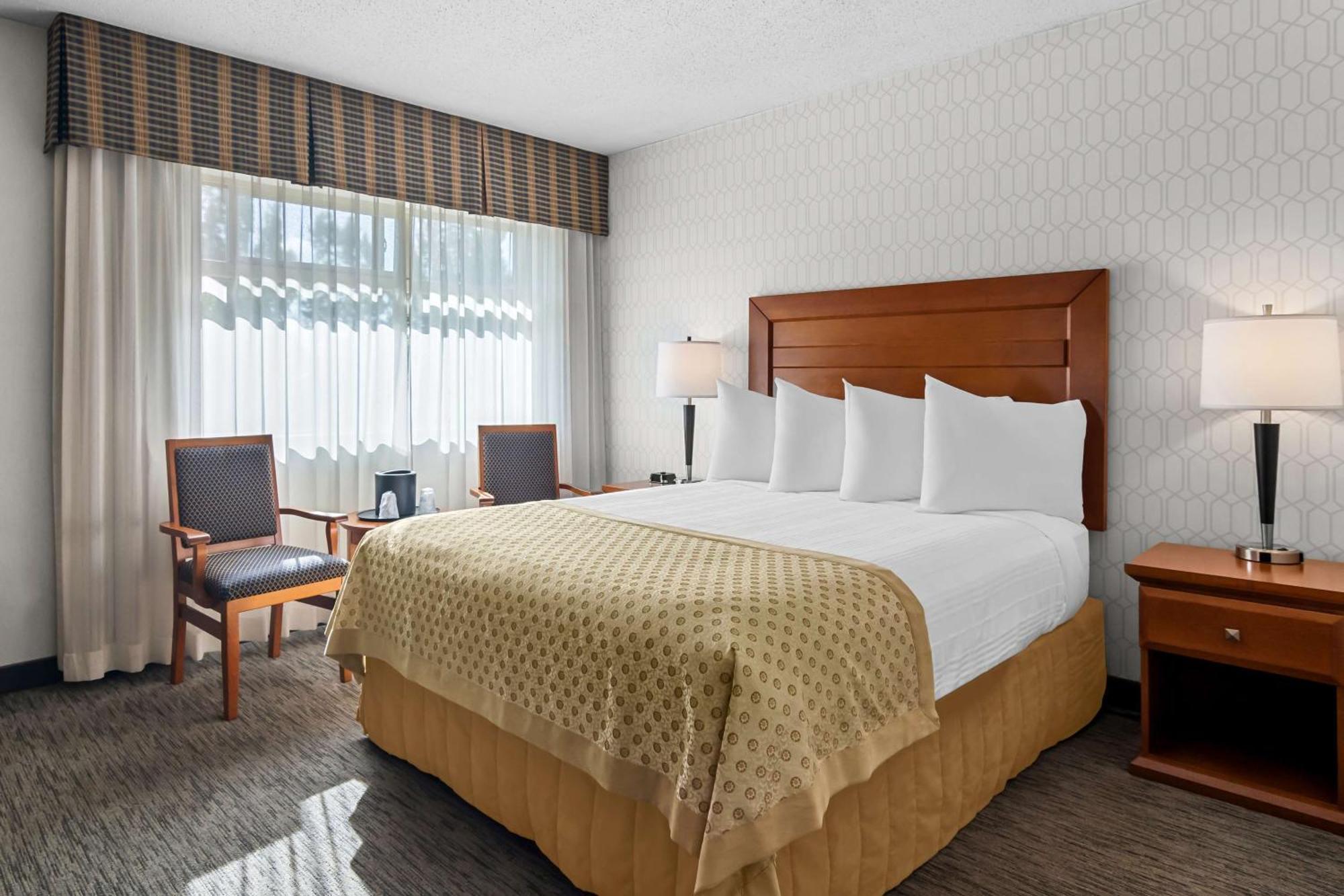 Best Western Plus Langley Inn Exterior foto