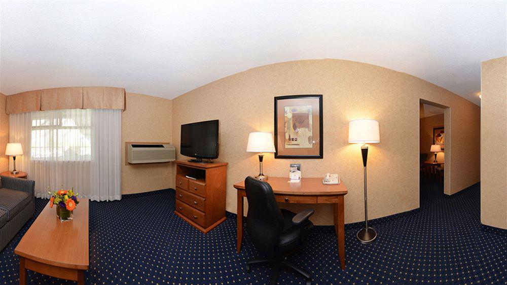 Best Western Plus Langley Inn Exterior foto